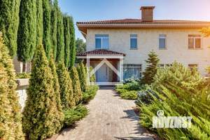 Дом 370м&sup2;, 2-этажный, участок 9 сот.  