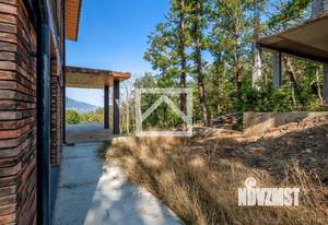 Дом 270м&sup2;, 3-этажный, участок 5 сот.  