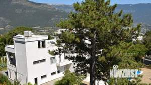 Дом 531м&sup2;, 3-этажный, участок 49 сот.  