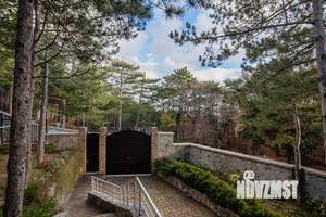 Дом 266м&sup2;, 3-этажный, участок 20 сот.  