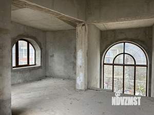 Дом 400м&sup2;, 3-этажный, участок 10 сот.  