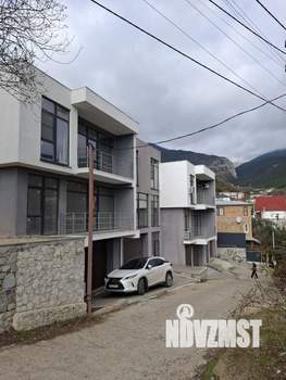 Коттедж 133м&sup2;, 3-этажный, участок 2 сот.  