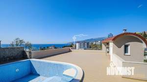 Дом 625м&sup2;, 3-этажный, участок 8 сот.  