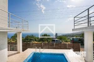 Дом 440м&sup2;, 3-этажный, участок 7 сот.  