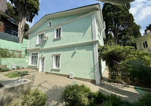 Дом 185м&sup2;, 2-этажный, участок 3 сот.  