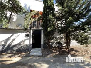 Дом 253м², 3-этажный, участок 3 сот.  