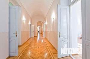 Дом 825м², 3-этажный, участок 31 сот.  