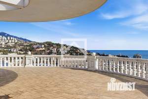 Дом 830м&sup2;, 4-этажный, участок 10 сот.  