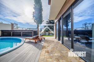 Дом 220м&sup2;, 3-этажный, участок 5 сот.  