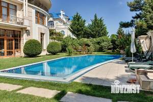 Дом 545м², 4-этажный, участок 10 сот.  