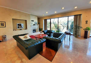 Дом 293м&sup2;, 3-этажный, участок 4 сот.  