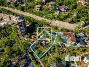 Дом 581м&sup2;, 3-этажный, участок 5 сот.  