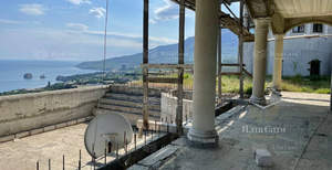 Дом 720м&sup2;, 4-этажный, участок 20 сот.  