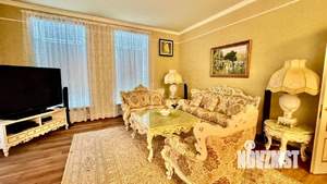 Дом 1050м², 3-этажный, участок 26 сот.  