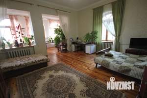 Дом 373м&sup2;, 3-этажный, участок 9 сот.  