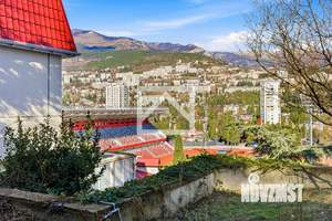 Дом 320м&sup2;, 3-этажный, участок 10 сот.  