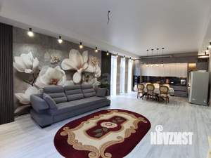 Дом 371м&sup2;, 3-этажный, участок 8 сот.  