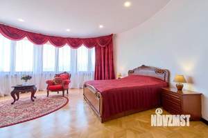 Дом 504м², 2-этажный, участок 11 сот.  