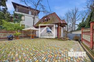 Дом 600м&sup2;, 3-этажный, участок 6 сот.  