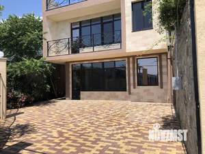 Дом 222м&sup2;, 3-этажный, участок 2 сот.  