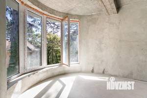 Дом 300м², 3-этажный, участок 10 сот.  