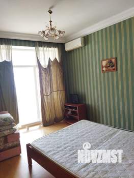 Дом 155м&sup2;, 3-этажный, участок 1 сот.  