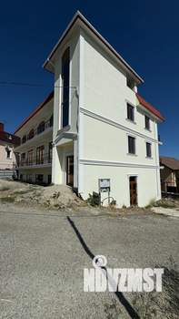 Дом 740м&sup2;, 3-этажный, участок 6 сот.  