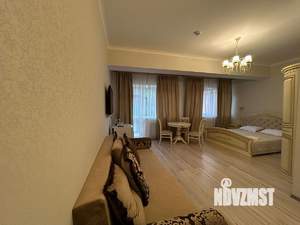 Дом 1000м&sup2;, 5-этажный, участок 8 сот.  