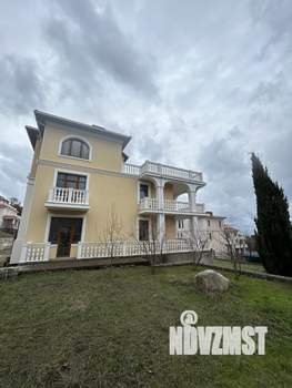 Дом 400м&sup2;, 3-этажный, участок 10 сот.  