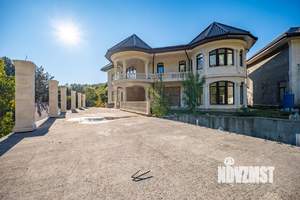 Дом 650м², 2-этажный, участок 8 сот.  