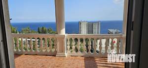 Дом 215м&sup2;, 3-этажный, участок 14 сот.  