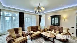 Дом 289м&sup2;, 3-этажный, участок 15 сот.  