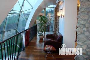 Дом 550м², 2-этажный, участок 12 сот.  