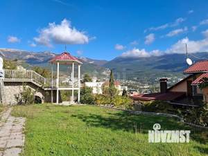 Дом 532м&sup2;, 3-этажный, участок 10 сот.  