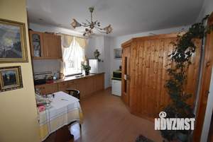 Дом 220м², 3-этажный, участок 3 сот.  