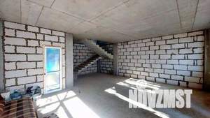 Дом 200м², 3-этажный, участок 3 сот.  