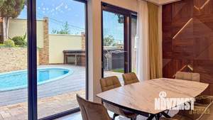 Дом 220м², 2-этажный, участок 5 сот.  