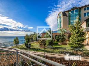 Дом 1300м&sup2;, 4-этажный, участок 40 сот.  