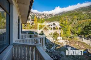 Дом 230м², 2-этажный, участок 8 сот.  