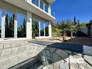 Дом 228м&sup2;, 2-этажный, участок 8 сот.  