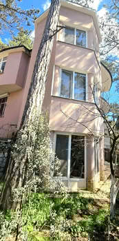 Дом 229м&sup2;, 3-этажный, участок 4 сот.  