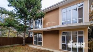 Дом 138м&sup2;, 2-этажный, участок 2 сот.  