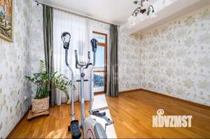 Дом 317м², 3-этажный, участок 7 сот.  