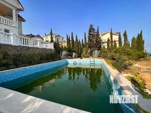 Дом 215м&sup2;, 3-этажный, участок 12 сот.  