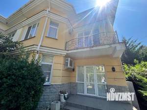 Таунхаус 300м², 3-этажный, участок 1 сот.  