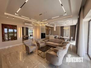 Дом 360м&sup2;, 3-этажный, участок 8 сот.  