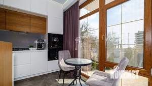 Дом 285м², 3-этажный, участок 12 сот.  