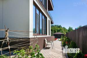 Коттедж 280м&sup2;, 3-этажный, участок 8 сот.  