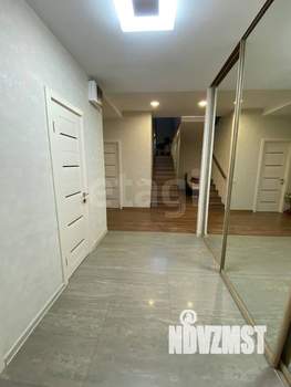 Дом 240м², 2-этажный, участок 10 сот.  