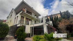 Дом 506м&sup2;, 3-этажный, участок 8 сот.  